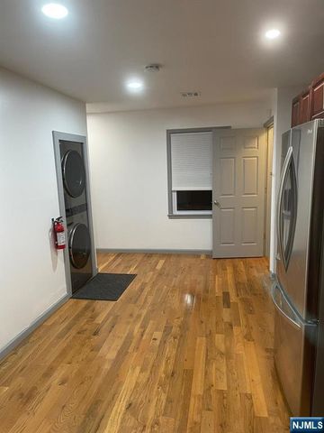 607 Nassau Street 2, Orange, NJ 07050