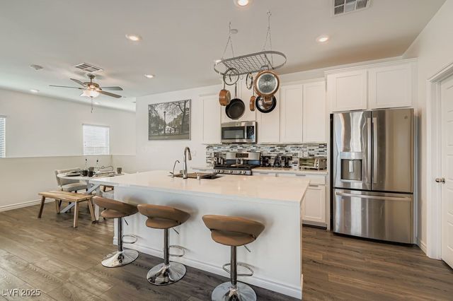 275 Callen Falls Avenue 2125, Henderson, NV 89011