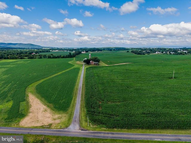 102 ENCKS MILL RD, Carlisle, PA 17015
