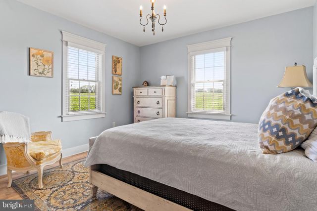 102 ENCKS MILL RD, Carlisle, PA 17015
