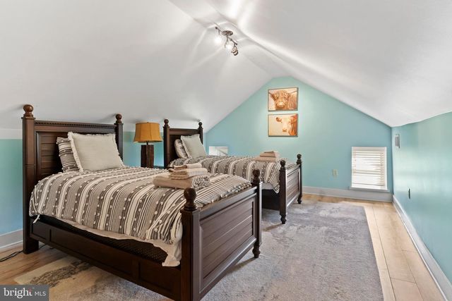 102 ENCKS MILL RD, Carlisle, PA 17015