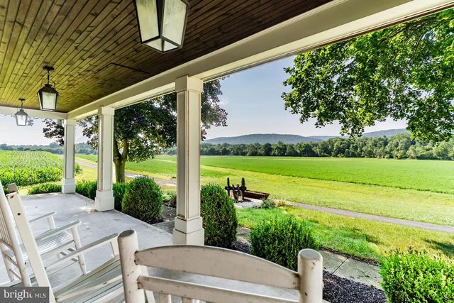 102 ENCKS MILL RD, Carlisle, PA 17015