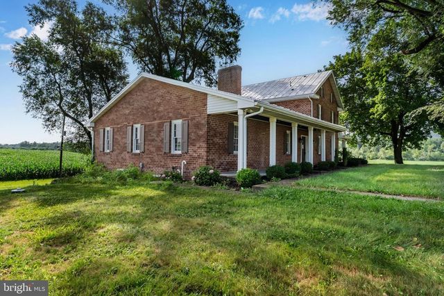102 ENCKS MILL RD, Carlisle, PA 17015
