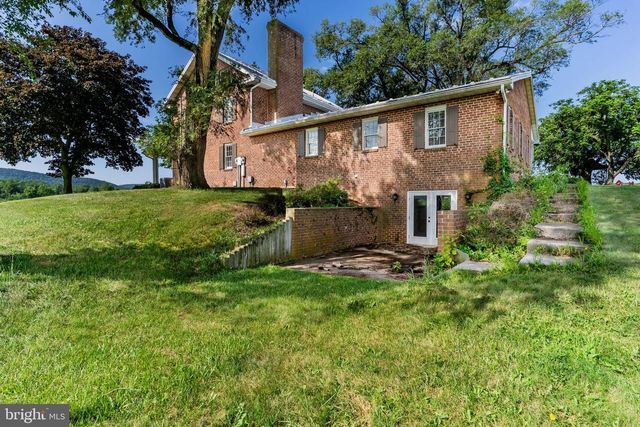 102 ENCKS MILL RD, Carlisle, PA 17015