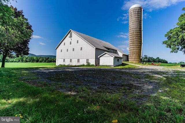 102 ENCKS MILL RD, Carlisle, PA 17015