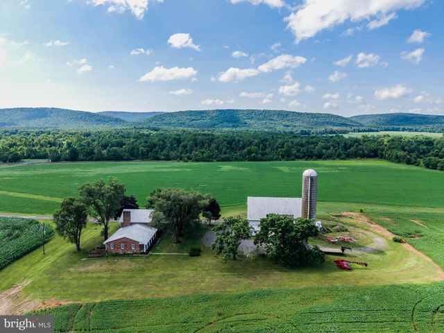 102 ENCKS MILL RD, Carlisle, PA 17015
