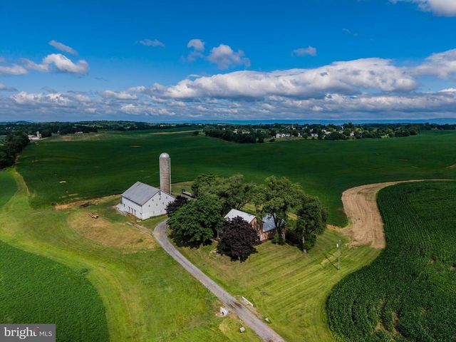 102 ENCKS MILL RD, Carlisle, PA 17015