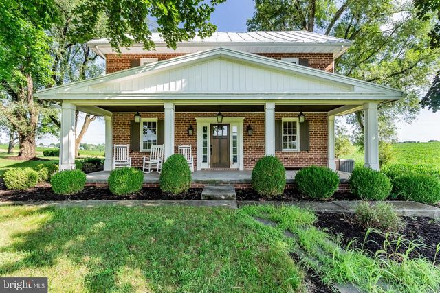 102 ENCKS MILL RD, Carlisle, PA 17015