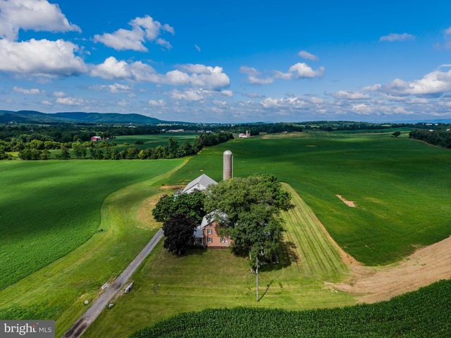 102 ENCKS MILL RD, Carlisle, PA 17015