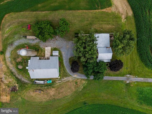 102 ENCKS MILL RD, Carlisle, PA 17015