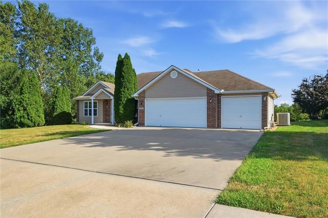 1021 Bristol Drive, Raymore, MO 64083