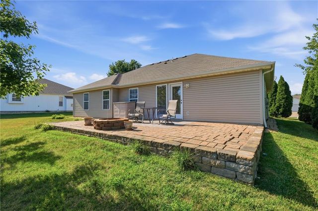1021 Bristol Drive, Raymore, MO 64083