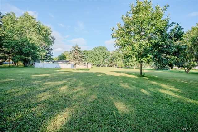 4762 South Ayers Road, Newstead, NY 14001