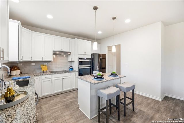 631 Ridgehorn Dr, New Braunfels, TX 78130