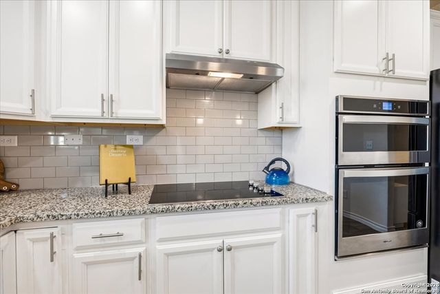 631 Ridgehorn Dr, New Braunfels, TX 78130