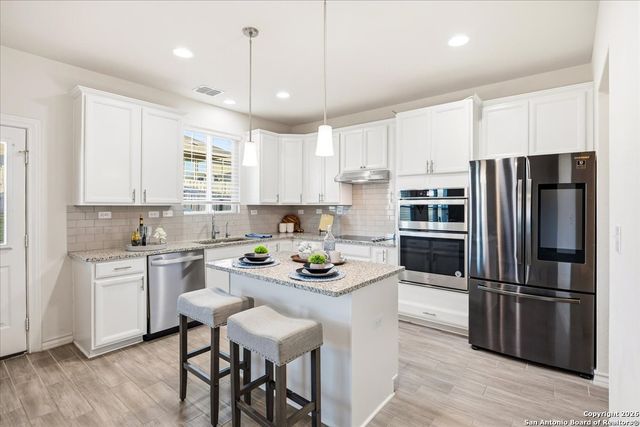 631 Ridgehorn Dr, New Braunfels, TX 78130