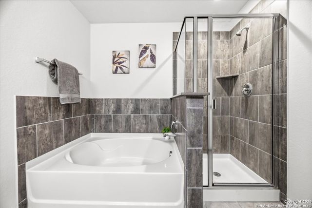 631 Ridgehorn Dr, New Braunfels, TX 78130