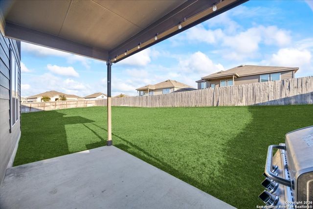 631 Ridgehorn Dr, New Braunfels, TX 78130