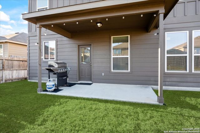 631 Ridgehorn Dr, New Braunfels, TX 78130