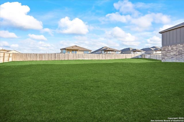 631 Ridgehorn Dr, New Braunfels, TX 78130