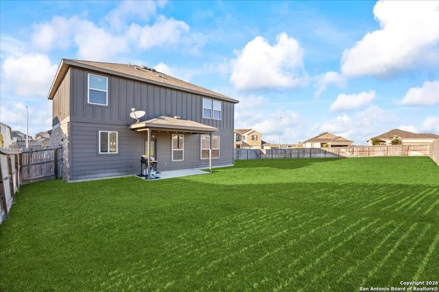 631 Ridgehorn Dr, New Braunfels, TX 78130