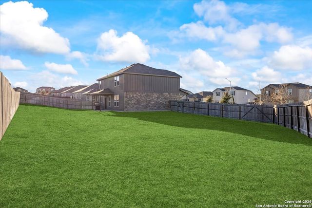 631 Ridgehorn Dr, New Braunfels, TX 78130