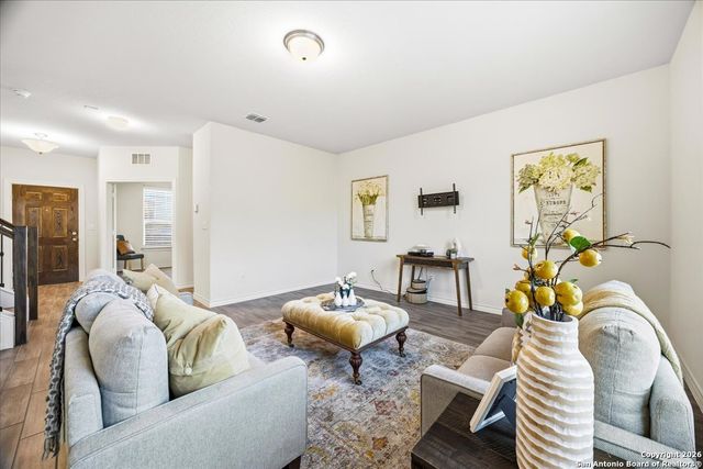 631 Ridgehorn Dr, New Braunfels, TX 78130