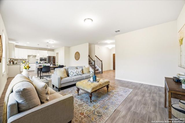 631 Ridgehorn Dr, New Braunfels, TX 78130