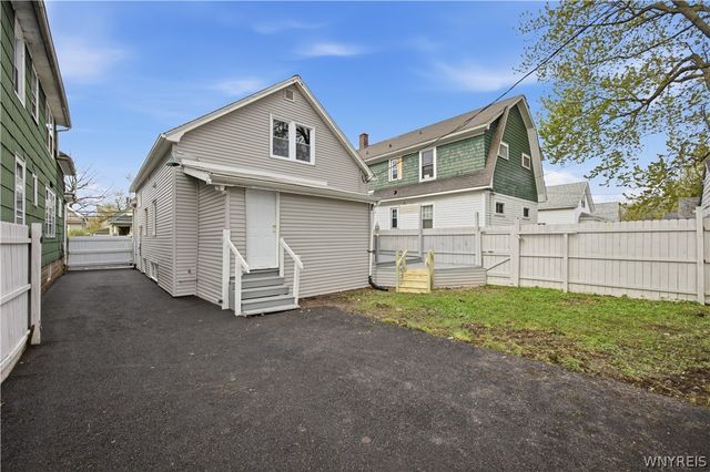 122 Dartmouth Avenue, Buffalo, NY 14215