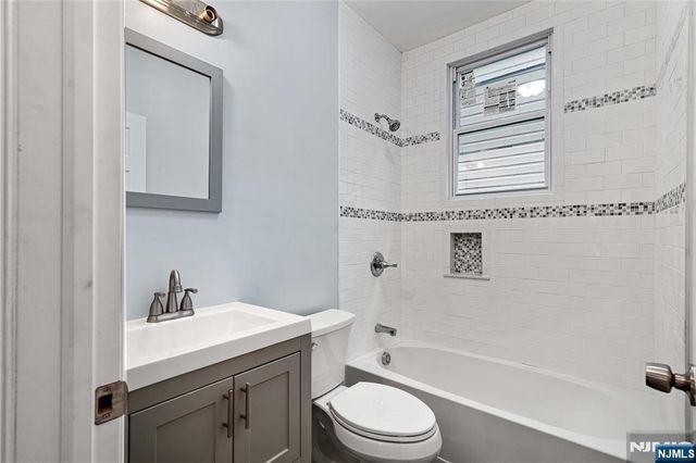 543 N Grove Street, East Orange, NJ 07017