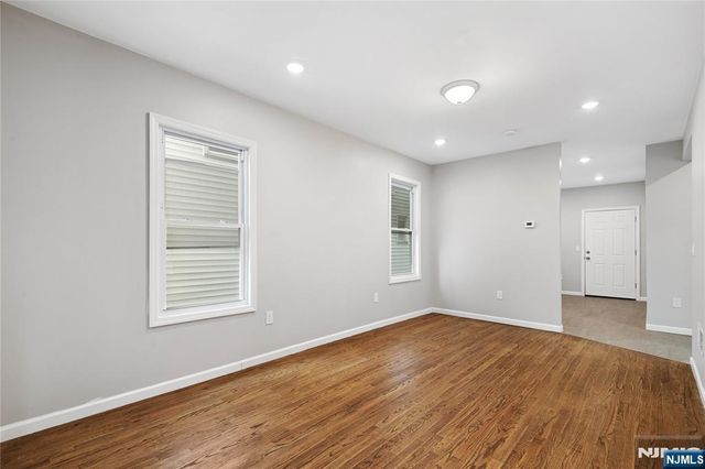 543 N Grove Street, East Orange, NJ 07017