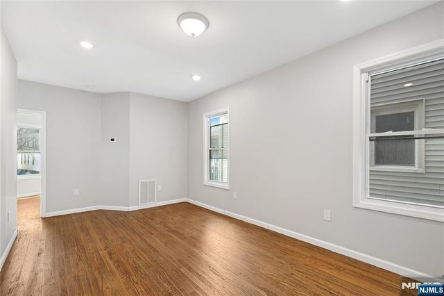 543 N Grove Street, East Orange, NJ 07017