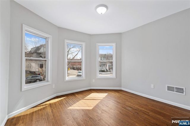 543 N Grove Street, East Orange, NJ 07017