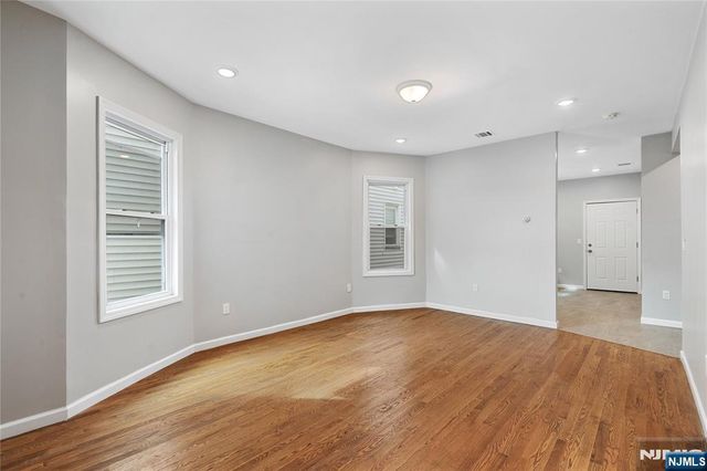 543 N Grove Street, East Orange, NJ 07017