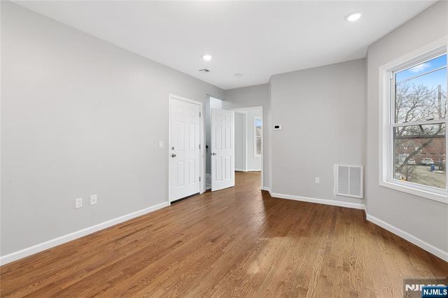 543 N Grove Street, East Orange, NJ 07017