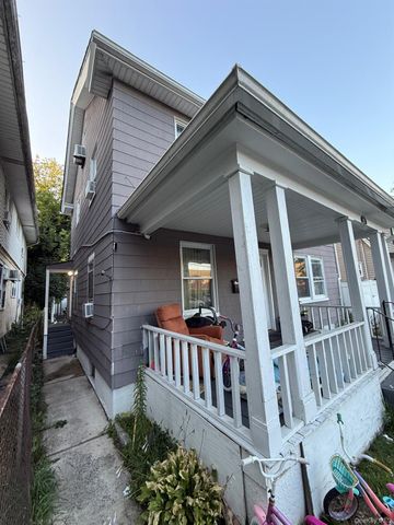 25 Webb Avenue, Hempstead, NY 11550