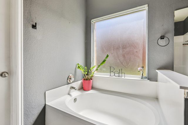 2821 Purple Thistle DR, Pflugerville, TX 78660