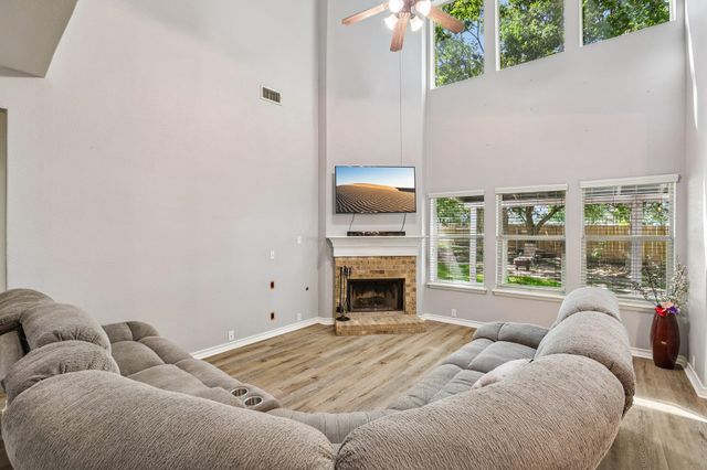 2821 Purple Thistle DR, Pflugerville, TX 78660