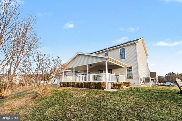 40 BLUE SPRUCE DR, Enola, PA 17025