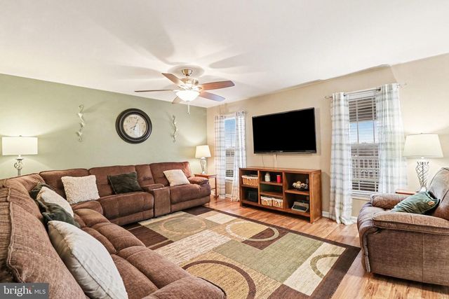 40 BLUE SPRUCE DR, Enola, PA 17025