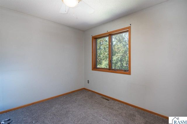 1002 Oak Terrace Drive, North Mankato, MN 56003