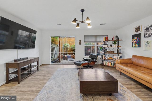 109 MARTIN LN, Alexandria, VA 22304