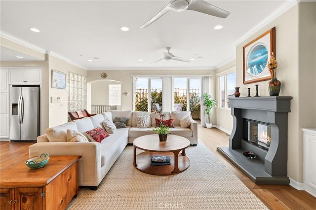 710 11th Street, Hermosa Beach, CA 90254