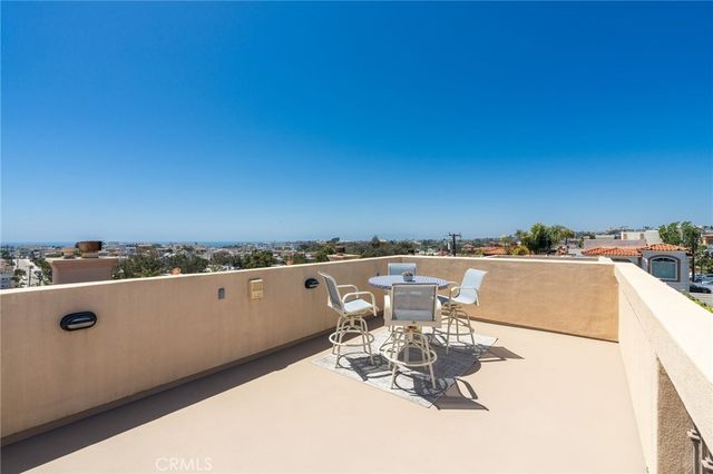 710 11th Street, Hermosa Beach, CA 90254
