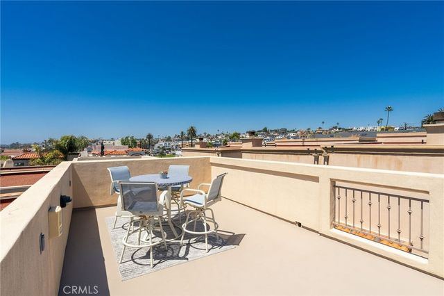 710 11th Street, Hermosa Beach, CA 90254