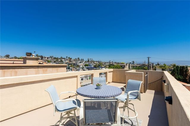 710 11th Street, Hermosa Beach, CA 90254