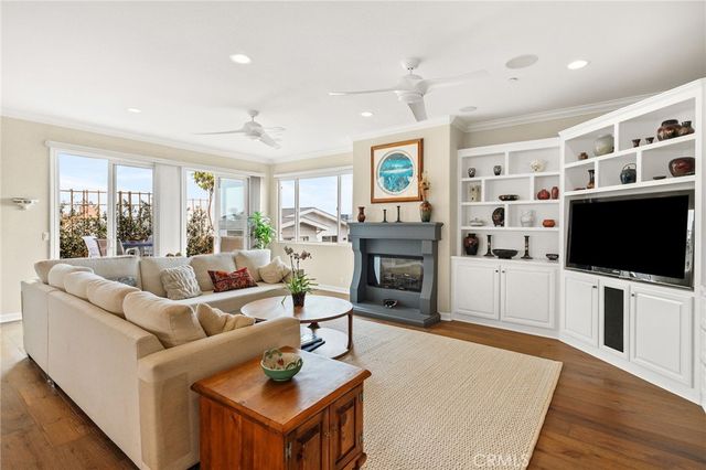 710 11th Street, Hermosa Beach, CA 90254