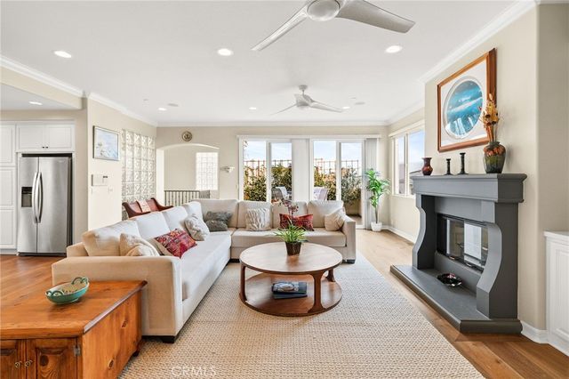 710 11th Street, Hermosa Beach, CA 90254