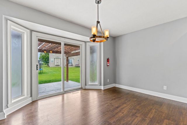 1924 Prestwold Place, Machesney Park, IL 61115
