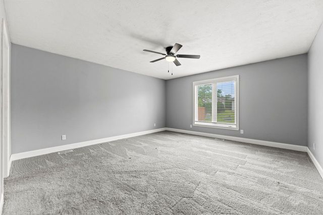 1924 Prestwold Place, Machesney Park, IL 61115